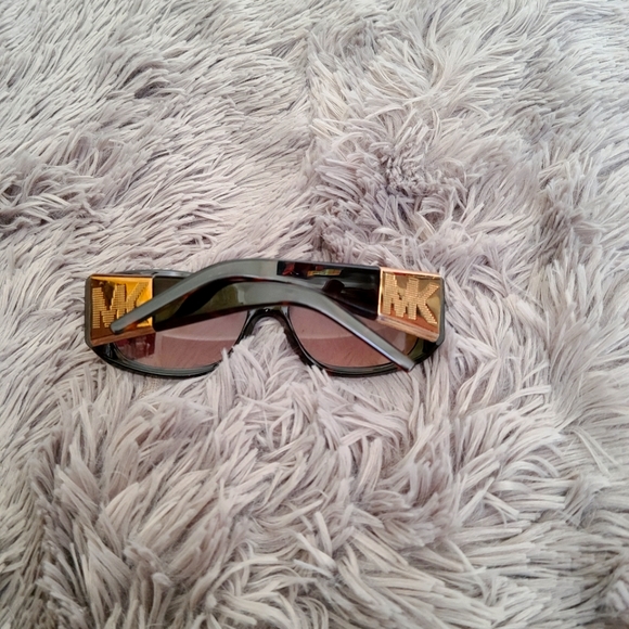 EUC Michael Kors sunglasses - Picture 2 of 5